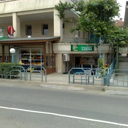 Otel Larisa 2 3*